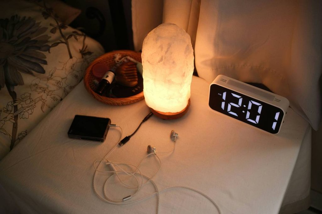 Is Your Voice Assistant Smart Clock Actually Making Life Easier—or Just Collecting Dust?