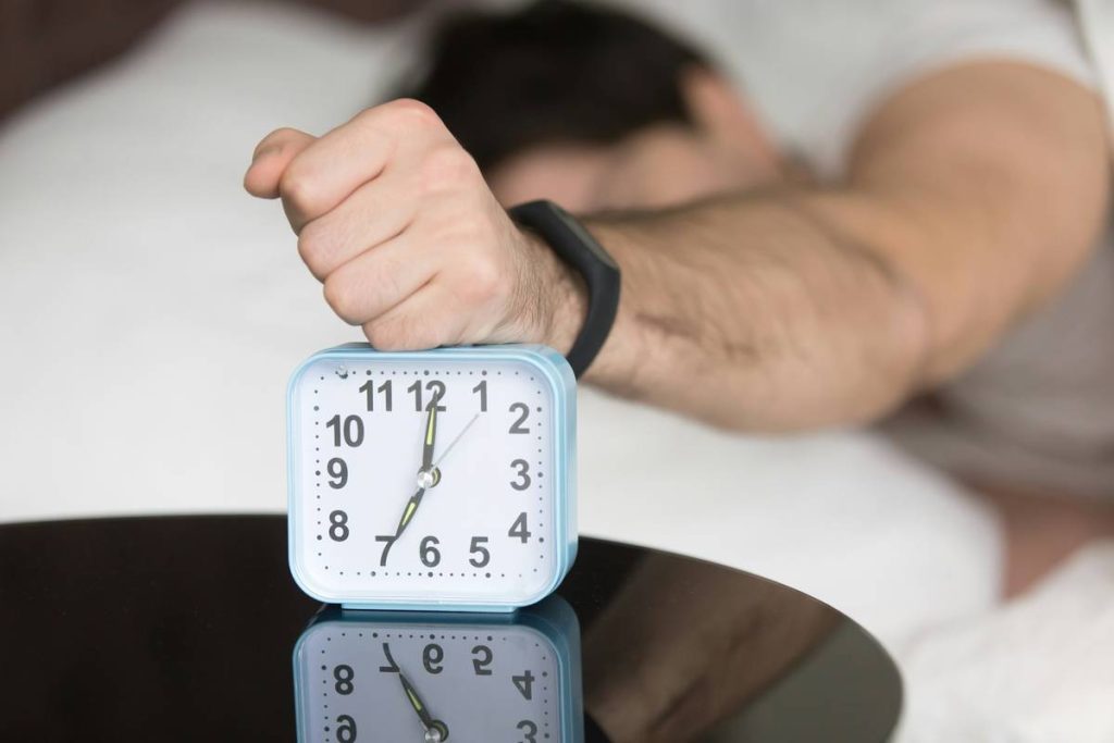 Smart Clock Heart Monitoring: Your Nightstand’s Secret Weapon for Health Awareness