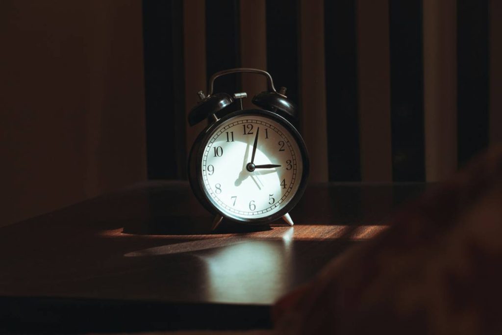 Why Your Morning Routine Needs a Health Stats Clock (And How to Actually Use One)