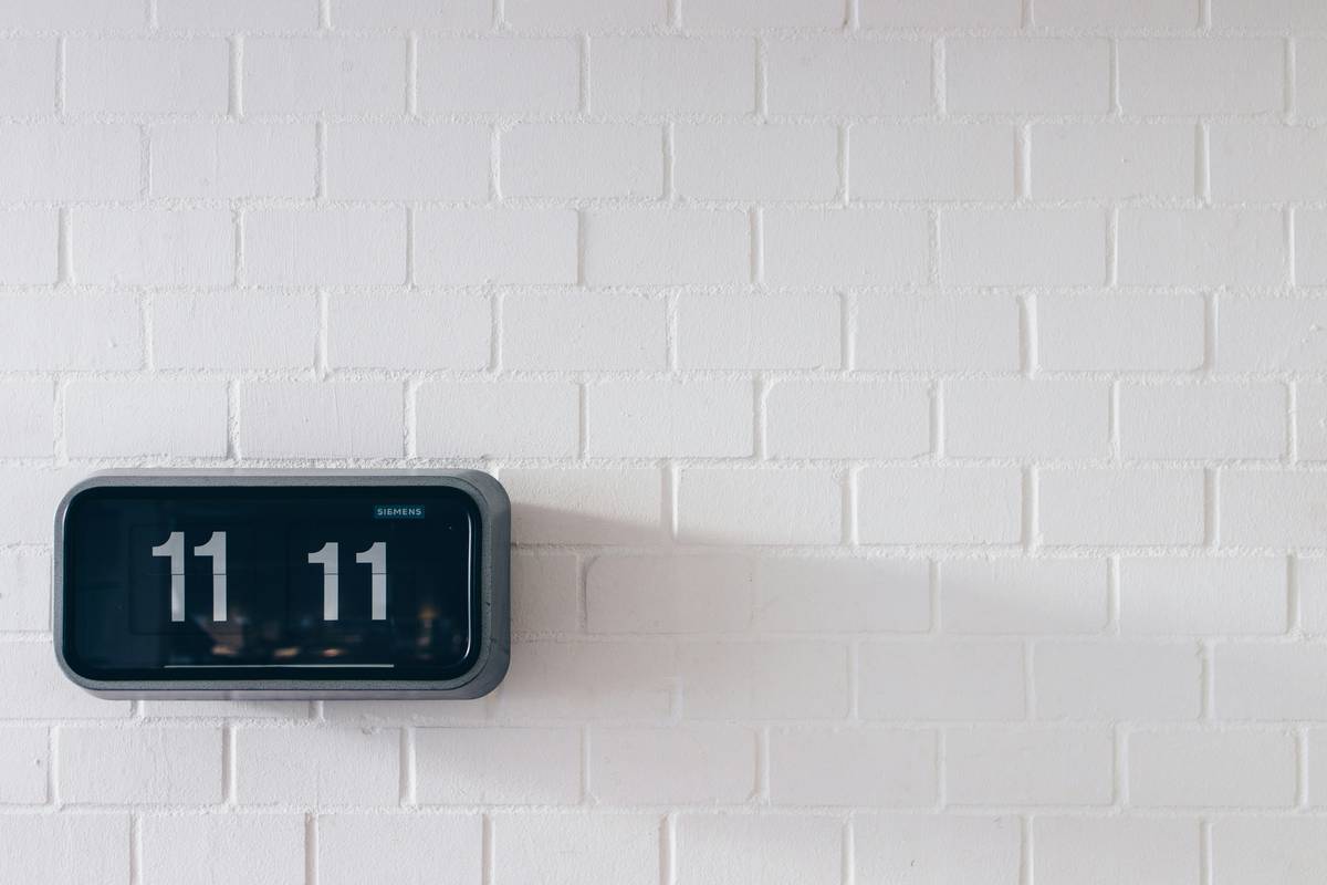 Smart Clock Calorie Counter: Your Morning Routine Just Got a Metabolic Upgrade