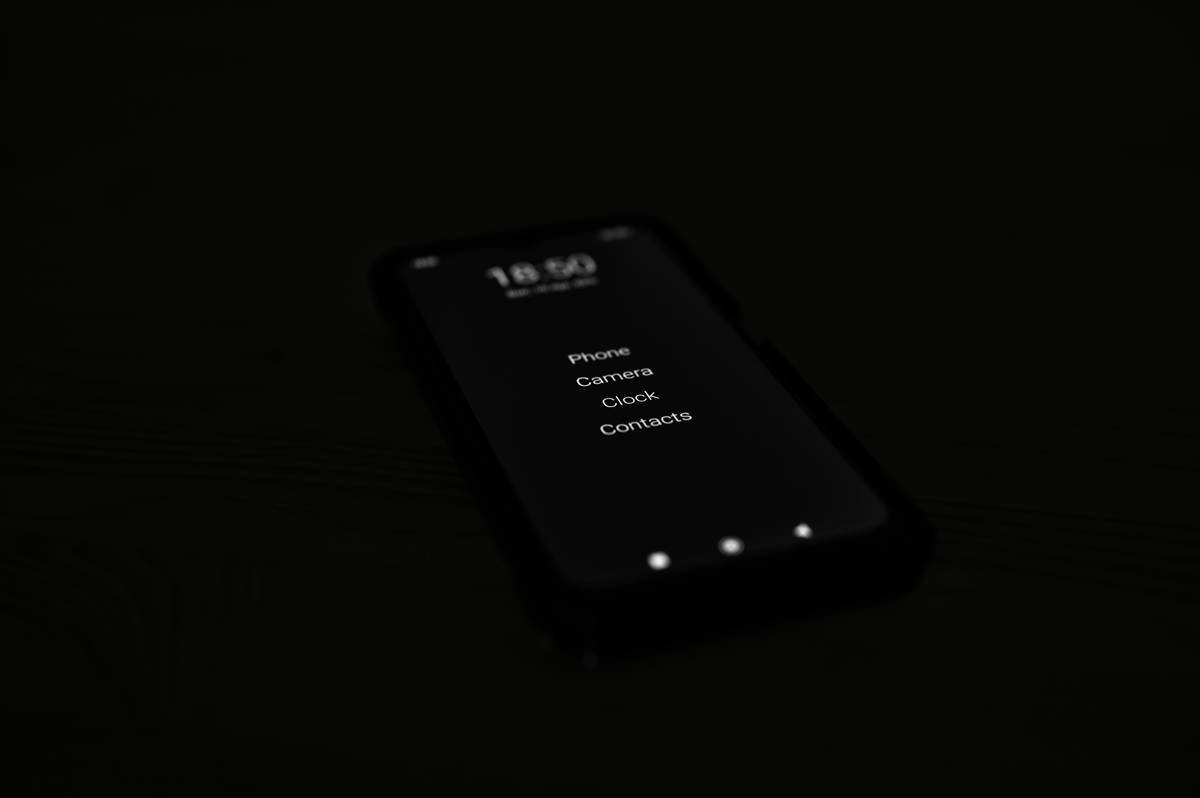 Why Your Smart Clock Notification Display Is Cluttering Your Mornings (And How to Fix It)